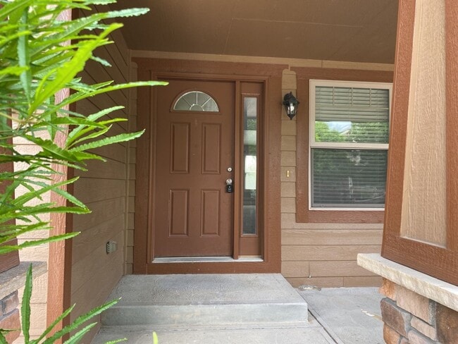 Building Photo - $300 Off 1st Month if Lease Starts by 4/10!