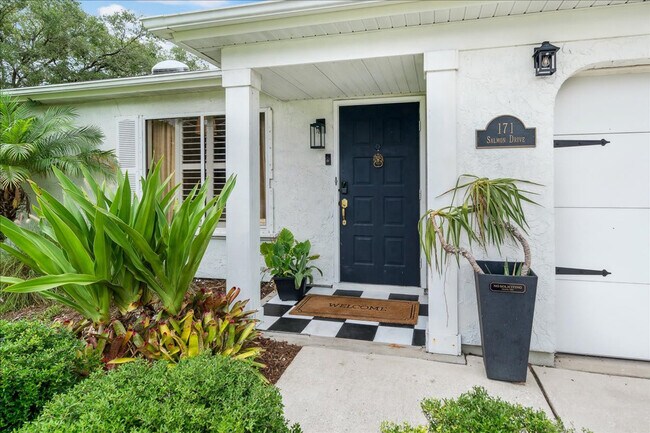 Building Photo - 171 Salmon Dr NE