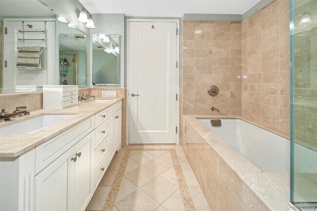 Building Photo - 10 City Pl