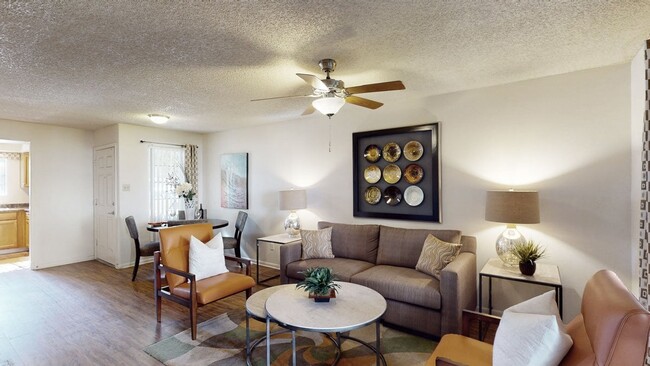 Building Photo - Desert Horizon