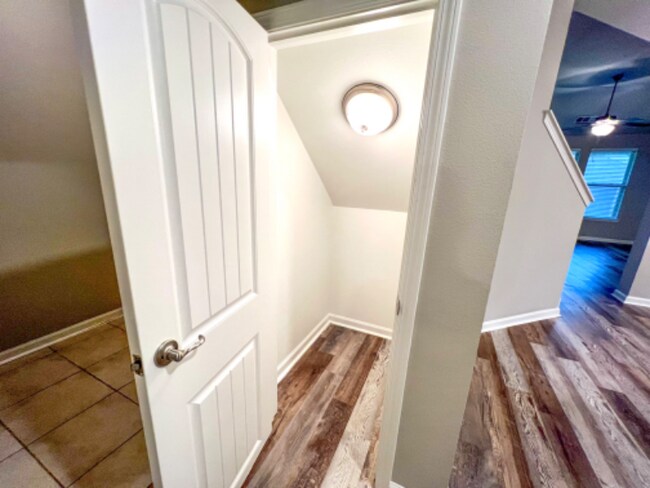 Building Photo - 524 Cautillion Dr