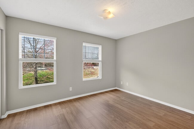 Building Photo - 1006 Halifax Ln