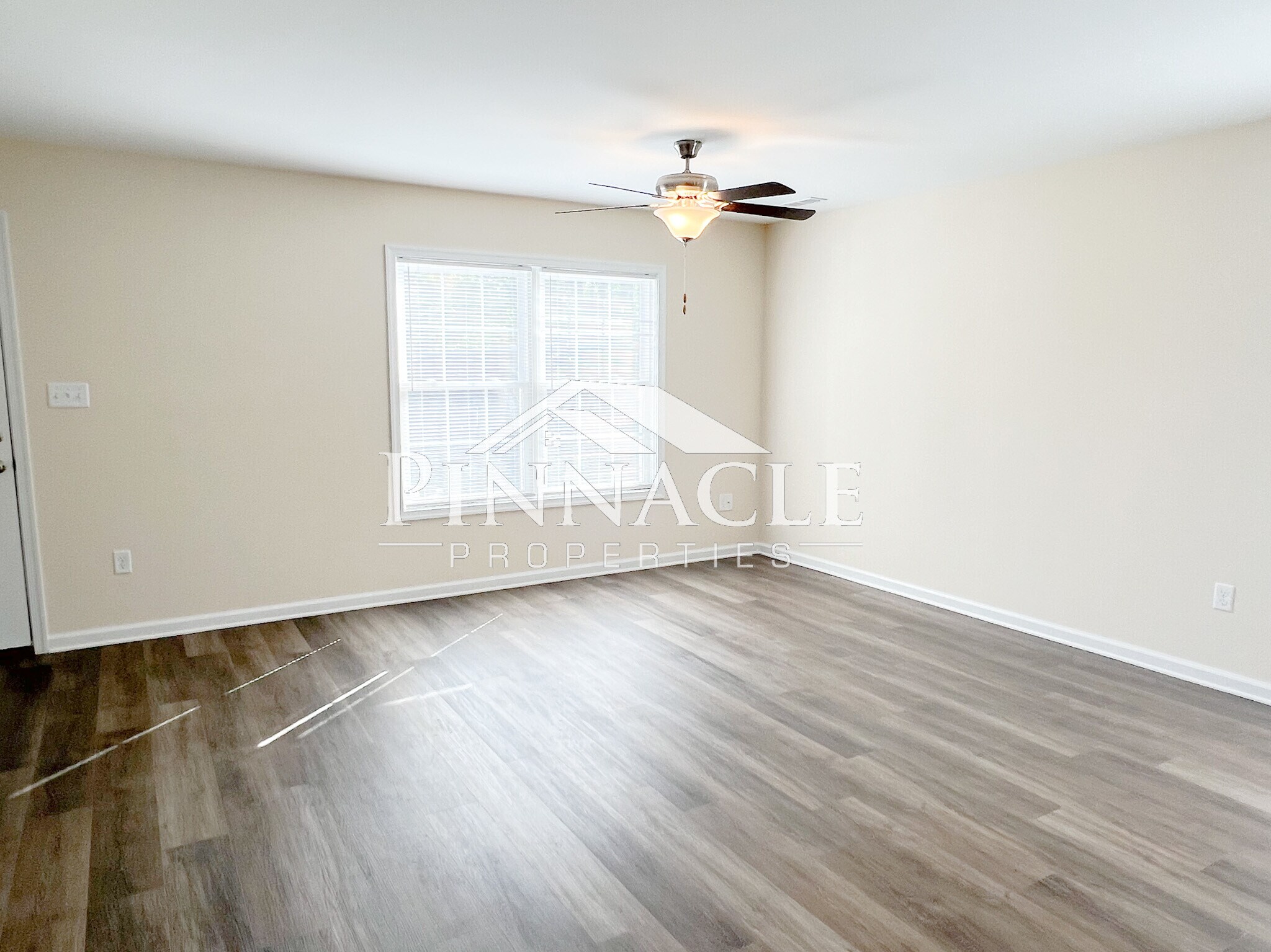 Building Photo - 2325 Tazewell Ave