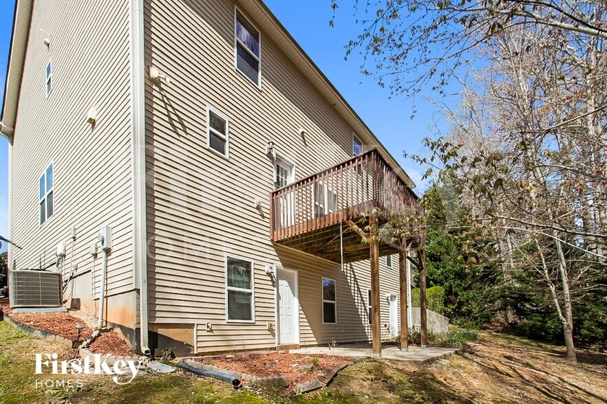 Building Photo - 4523 Beau Point Ct SW