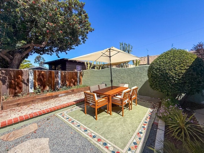 Building Photo - Charming 2BR/1BA in San Diego Available Now!