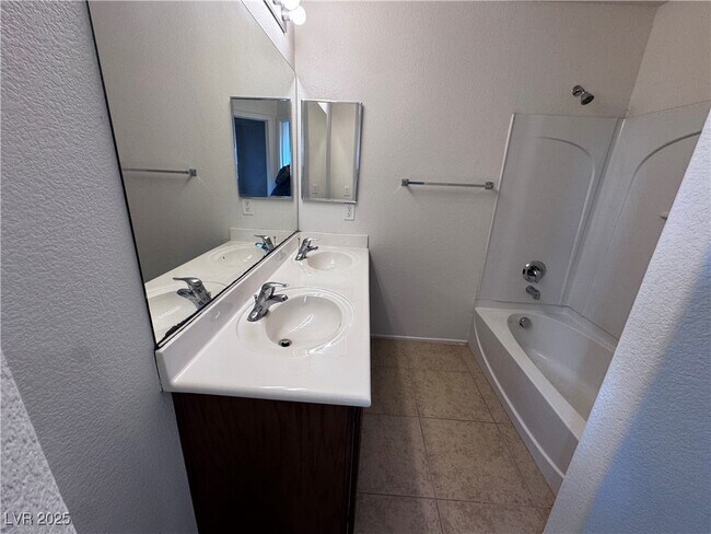 Building Photo - 6034 Tea Light Ct