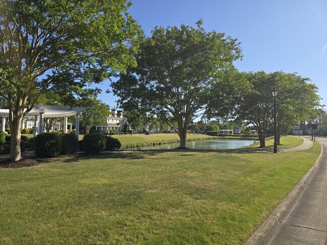 Building Photo - 1129 Flower St