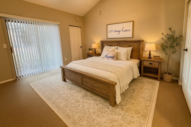 Building Photo - 440 Autumn Ridge Cir