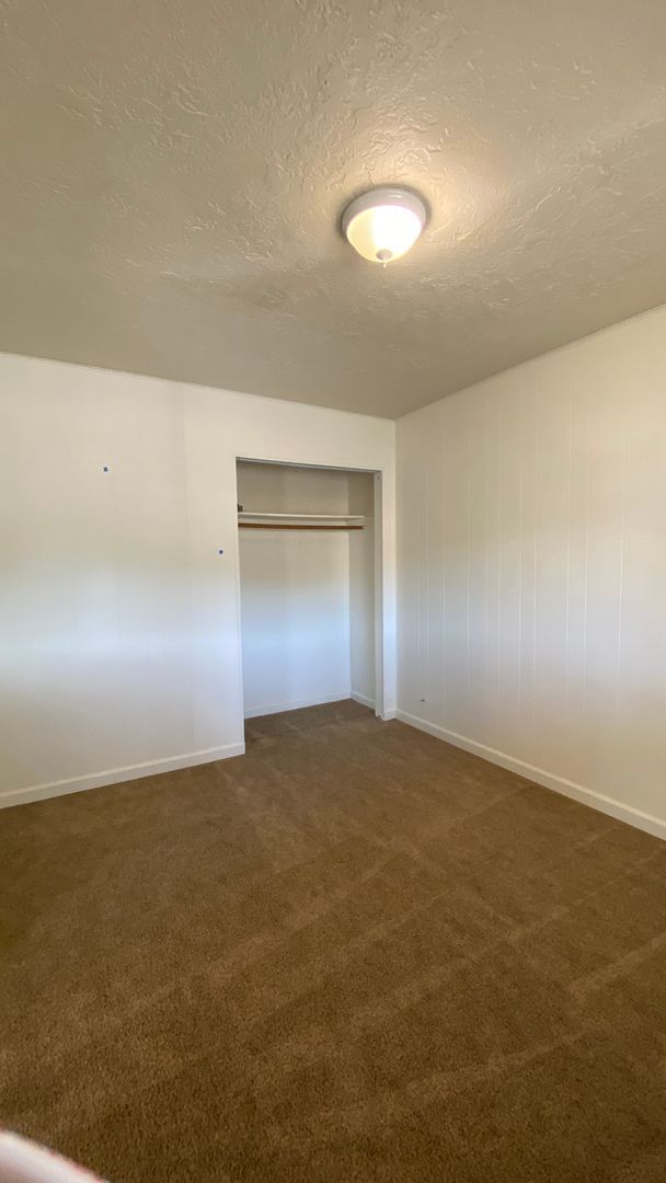 Building Photo - 3 Bed, 1 Bath Dallas Home!
