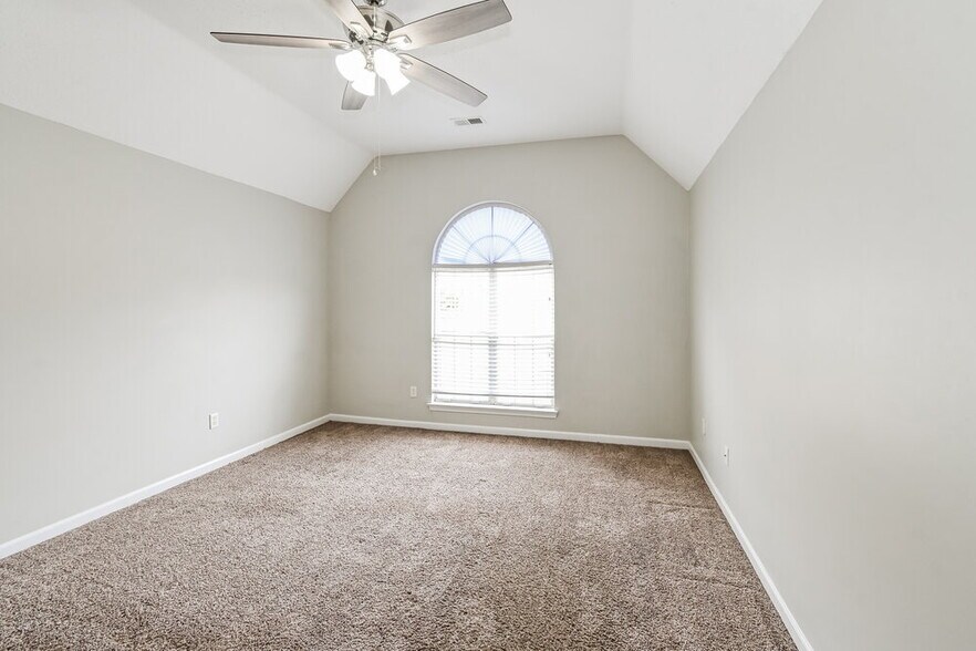 Building Photo - 4299 Rocky Top Cove