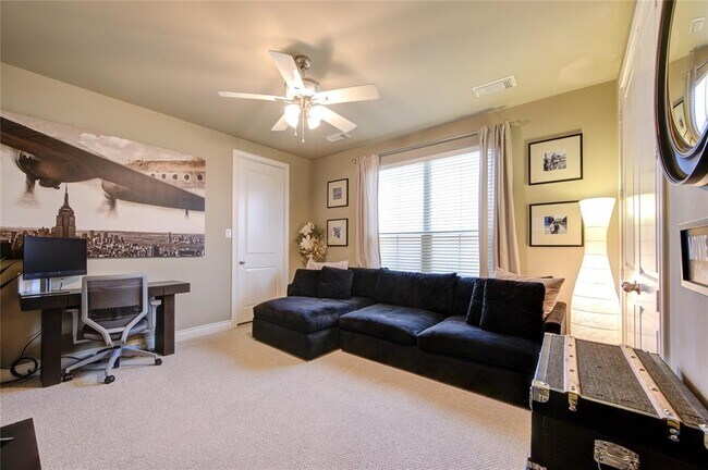 Building Photo - 1110 Sherwood Trail
