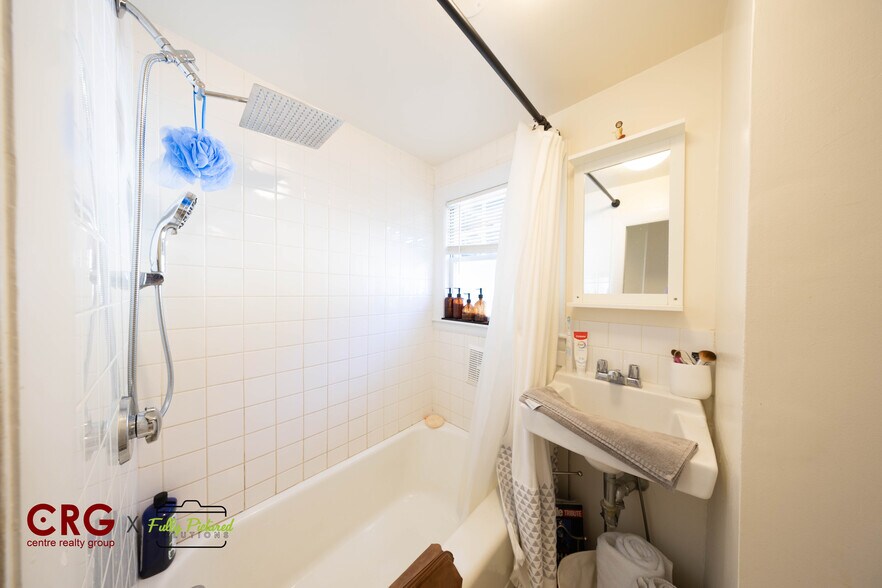 Building Photo - 1026 Chestnut St