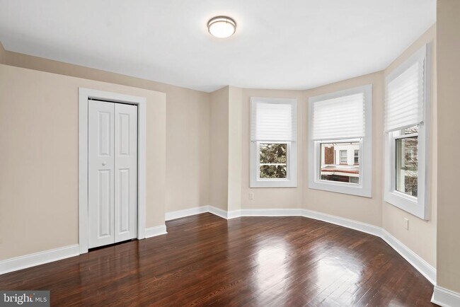 Building Photo - 5611 Stewart St