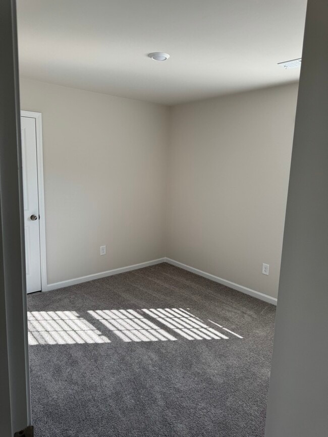 Building Photo - 73 Parkwood Ct