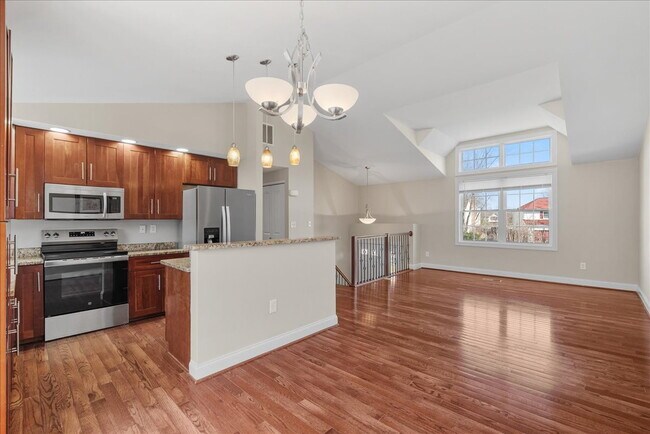 Building Photo - Available Now – Renovated 5BR / 3BA Home in Quiet Sterling Cul-de-Sac