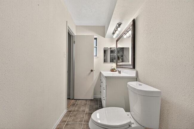 Building Photo - 6822 Dusty Dawn Dr