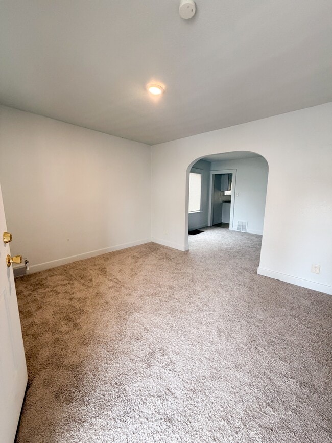 Building Photo - 18919 Riverview St