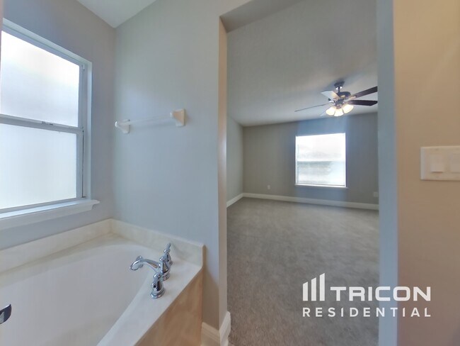 Building Photo - 961 Misty Maple Ct
