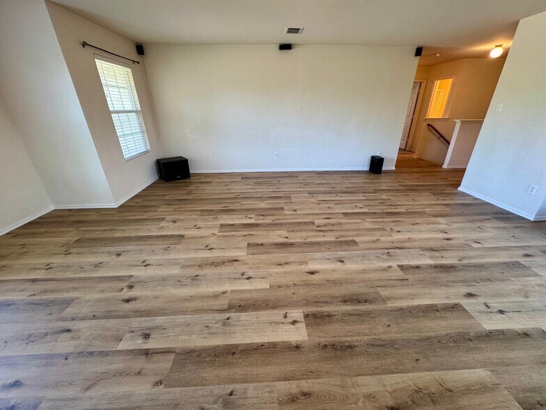 Building Photo - 13287 Fowler Dr