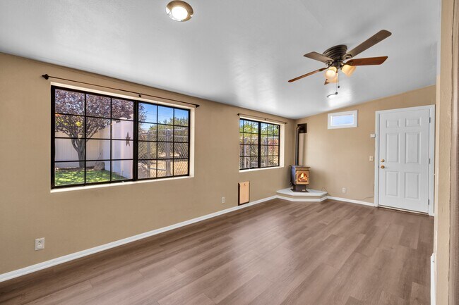 Building Photo - 57815 Desert Gold Dr