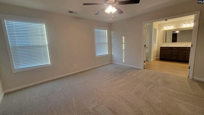 Building Photo - 735 Bustling Br Ln