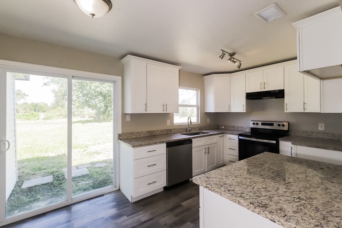 Building Photo - 147 NW 10th Dr