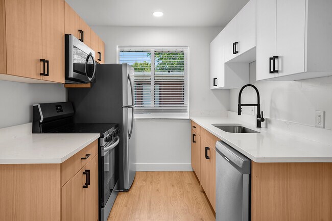 Building Photo - Sandbox Apartments