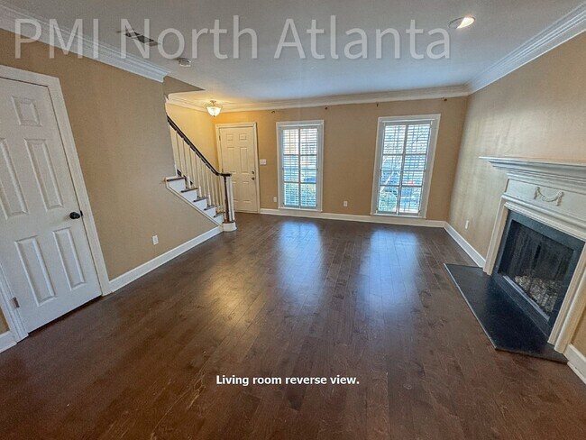 Building Photo - Easy Living in the Heart of Sandy Springs