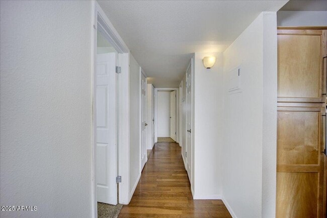 Building Photo - 3 Bedrooms | 2 Bathrooms | Washer & Dryer Included - OLD TOWN LITCHFIELD PARK