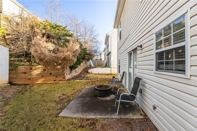 Building Photo - 400 Spring Head Dr SE