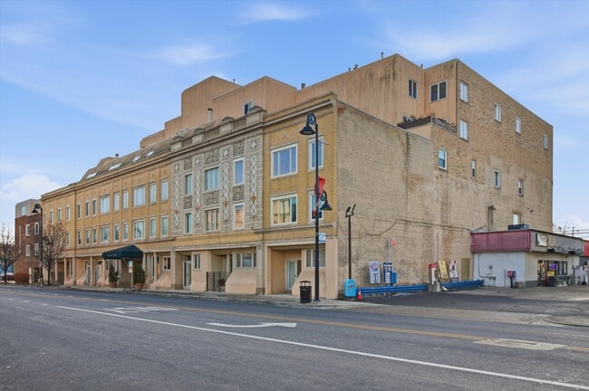 Building Photo - 6337 Roosevelt Rd