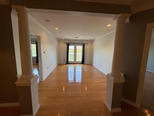 Building Photo - 6 Woodman Way