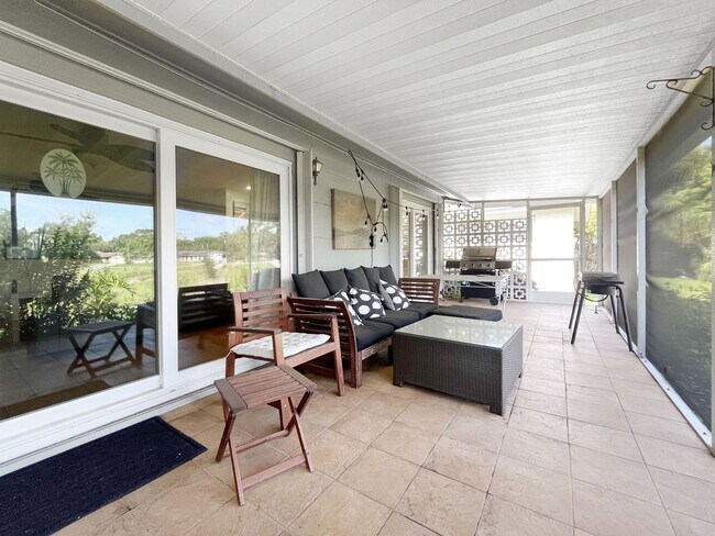 Building Photo - Unfurnished Harbor Hills Home with Creek Views – 3 Bed | 2 Bath