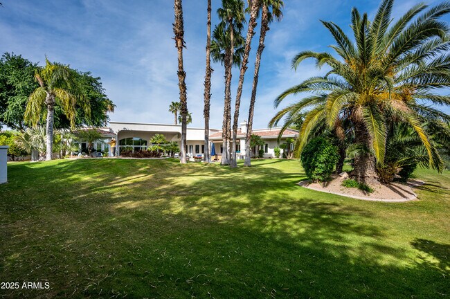 Building Photo - 6649 E Berneil Dr