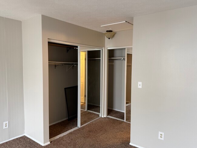 Building Photo - 1492 Sanzon Dr