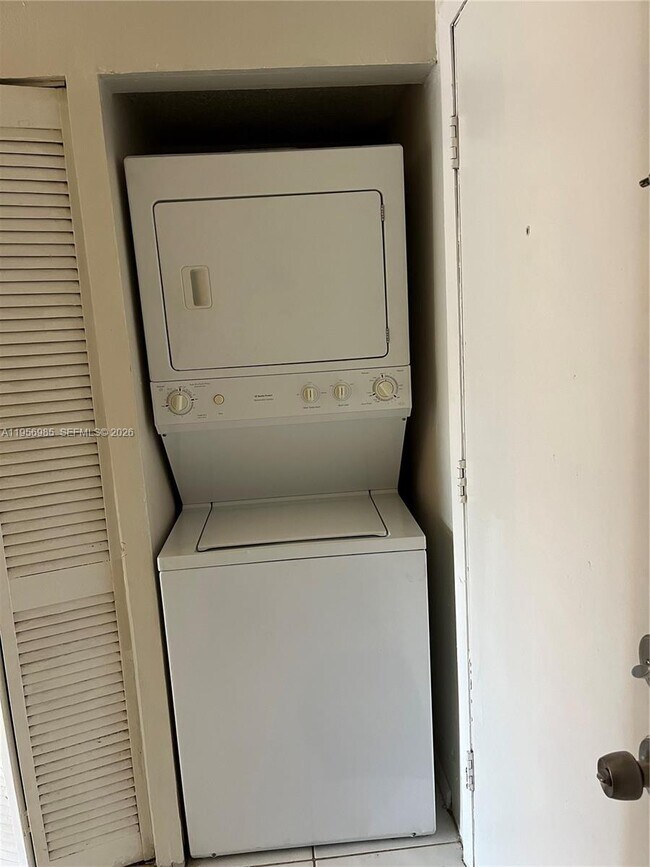 Building Photo - 8420 SW 154th Cir Ct