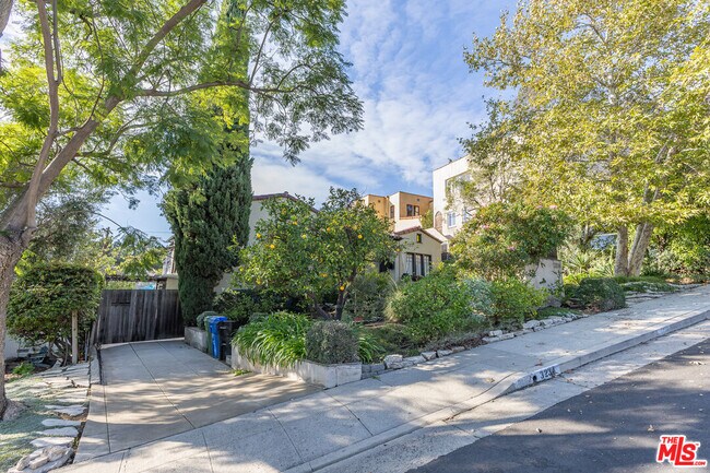 Building Photo - 3234 Ettrick St