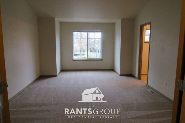 Building Photo - Spacious 3-Bed, 2.5-Bath home in the Olymp...