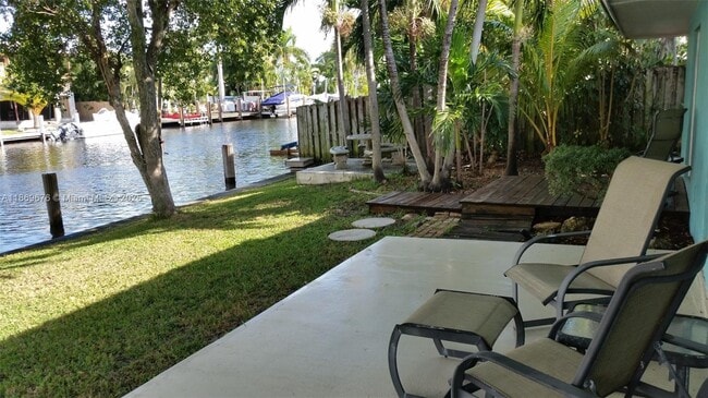 Building Photo - 2025 NE 24th St