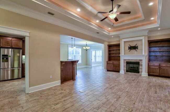 Building Photo - 5869 Halleck Ct
