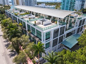 Building Photo - 6000 Collins Ave