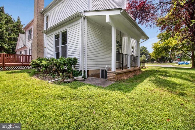 Building Photo - 13920 Wagon Way