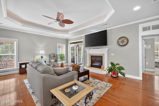 Building Photo - 3253 Gardenwood Dr