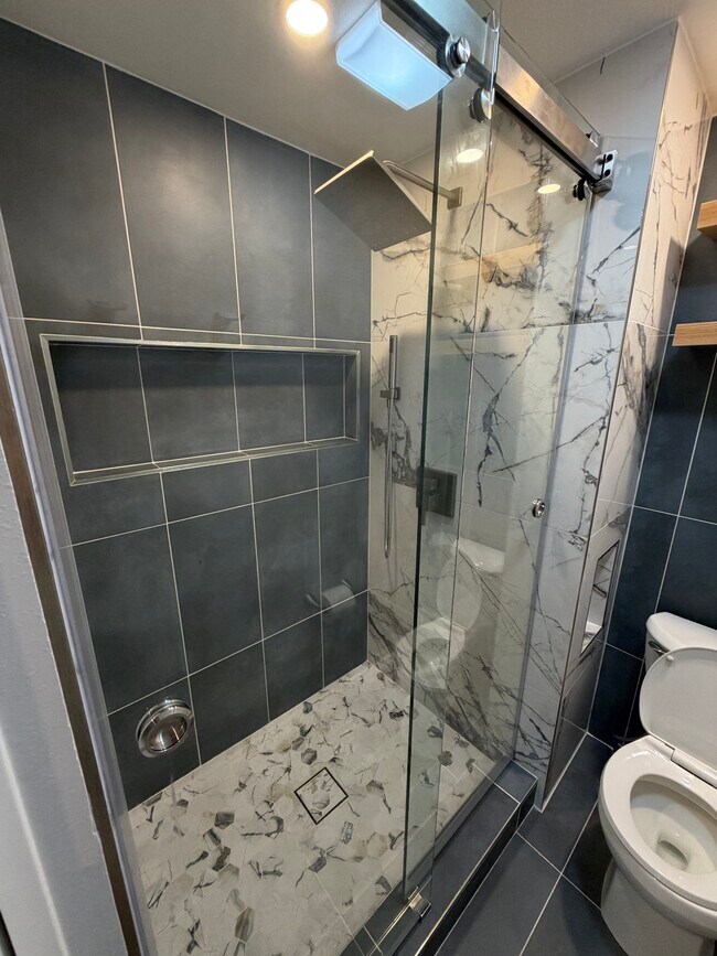 Building Photo - 540 Hawthorn St