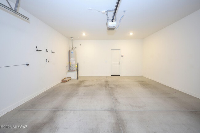 Building Photo - 7760 S Via Perfecta