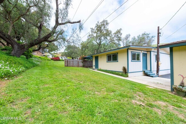 Building Photo - 641 W La Loma Ave