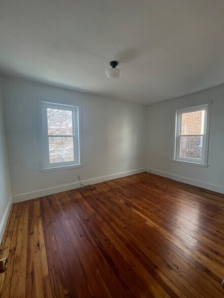 Building Photo - 338 Rector St