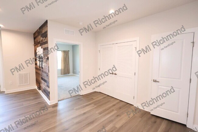 Building Photo - 3900 Maze Runner Dr