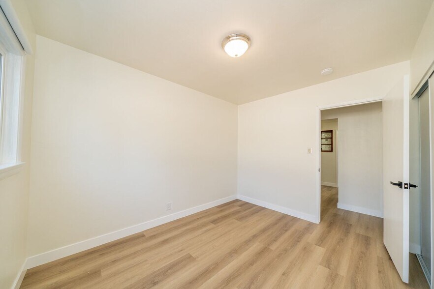 Building Photo - 9676 Bolton Ave