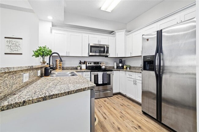 Building Photo - 9415 Citrus Glen Pl